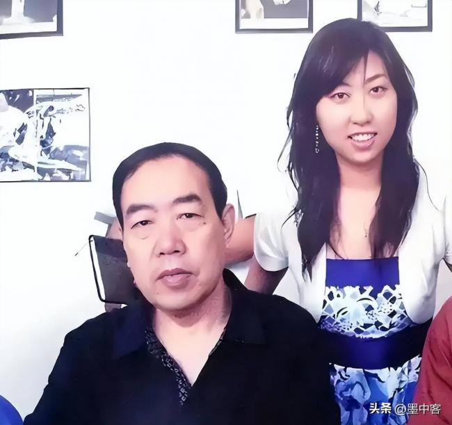 贾浅浅,好一招金蝉脱壳 贾浅浅,好一招金蝉脱壳