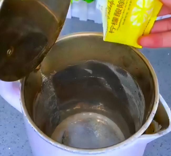 一人烧水,全家得癌?烧水时的几个坏习惯 一人烧水,全家得癌?烧水时的几个坏习惯
