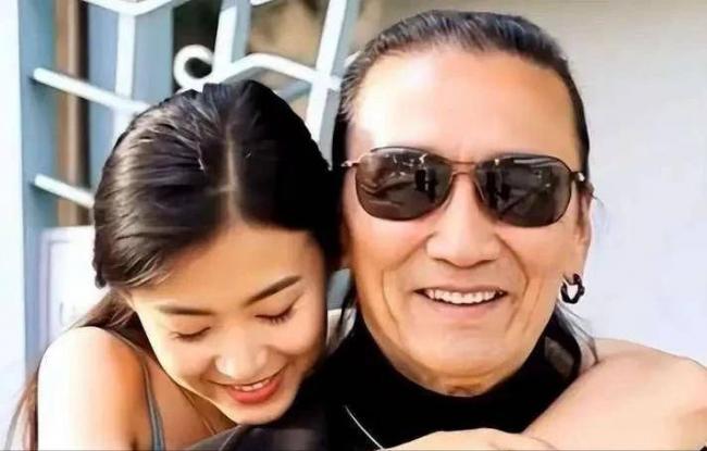 谢贤死因曝光,港媒曝火葬内幕,难怪她哭红眼 谢贤死因曝光,港媒曝火葬内幕,难怪她哭红眼