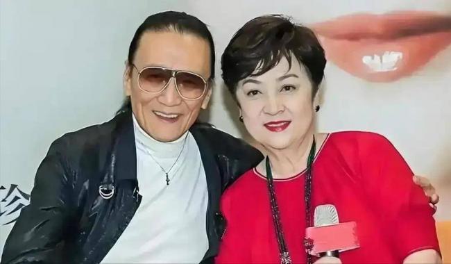 谢贤死因曝光,港媒曝火葬内幕,难怪她哭红眼 谢贤死因曝光,港媒曝火葬内幕,难怪她哭红眼