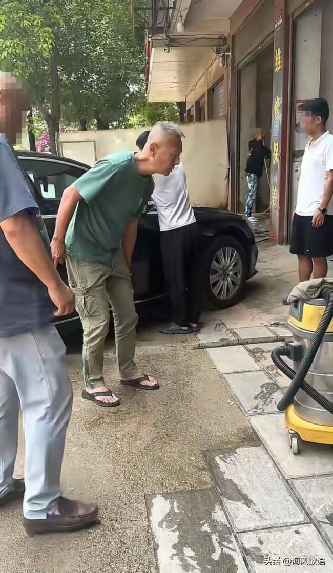 72岁刘德凯被曝昆明养老,满头白发依旧帅气 72岁刘德凯被曝昆明养老,满头白发依旧帅气