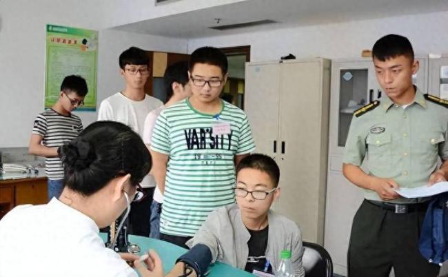 �����켱�ˣ�14���ˣ�����Ϊʲô��ô��