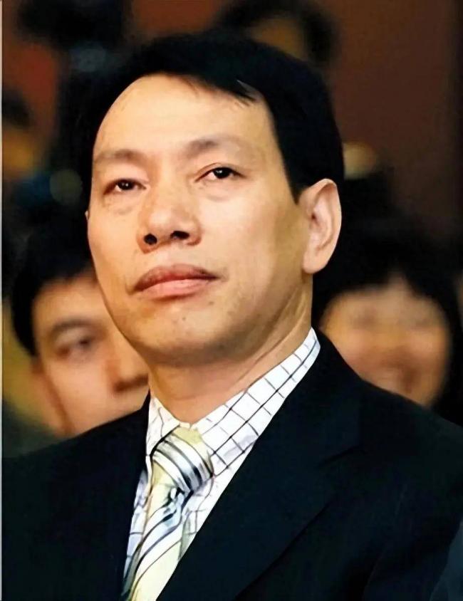 儿子跑路、本人失联!中国巴菲特,彻底跌落神坛 儿子跑路、本人失联!中国巴菲特,彻底跌落神坛