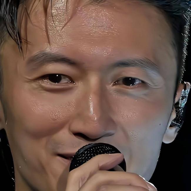 亲儿子不亲、王菲闺女不认,谢霆锋处境太尴尬 亲儿子不亲、王菲闺女不认,谢霆锋处境太尴尬