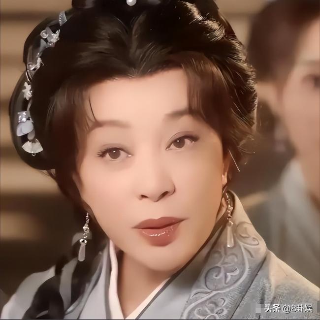身价上亿的刘晓庆,竟被小38岁前男友算计了 身价上亿的刘晓庆,竟被小38岁前男友算计了