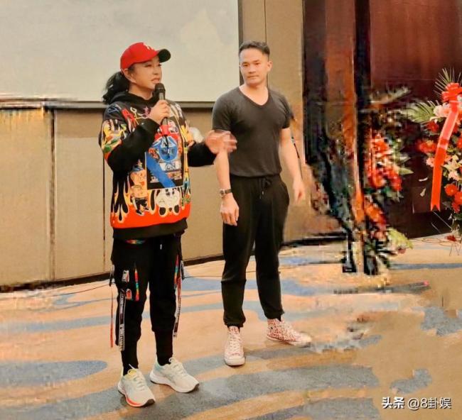 身价上亿的刘晓庆,竟被小38岁前男友算计了 身价上亿的刘晓庆,竟被小38岁前男友算计了