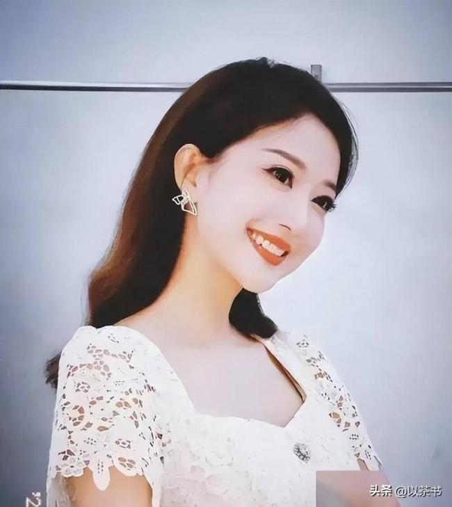 她比董卿知性、比周涛漂亮、39岁未婚育 她比董卿知性、比周涛漂亮、39岁未婚育