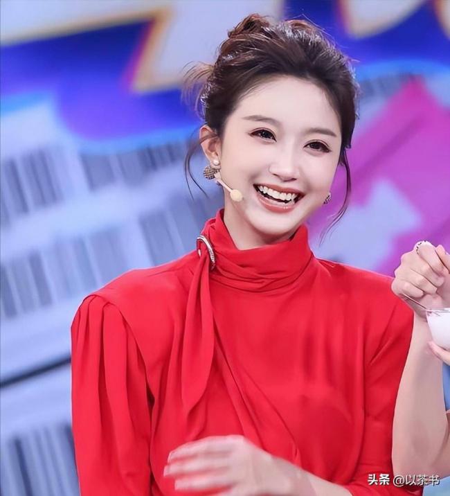 她比董卿知性、比周涛漂亮、39岁未婚育 她比董卿知性、比周涛漂亮、39岁未婚育