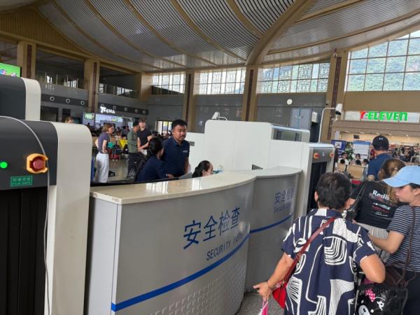 处处是中文招牌 世界又一城变得如中国城市