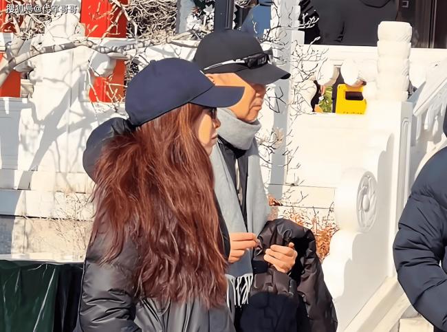 65岁摇滚教父崔健 曾和她未婚生女 今婚恋成谜 65岁摇滚教父崔健 曾和她未婚生女 今婚恋成谜
