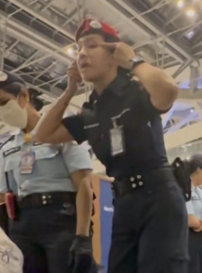 泰国航空拒载中国游客，还做“歧视性手势”