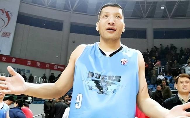 中国名将巴特尔NBA退休金曝光 数字惊人真羡慕 中国名将巴特尔NBA退休金曝光 数字惊人真羡慕