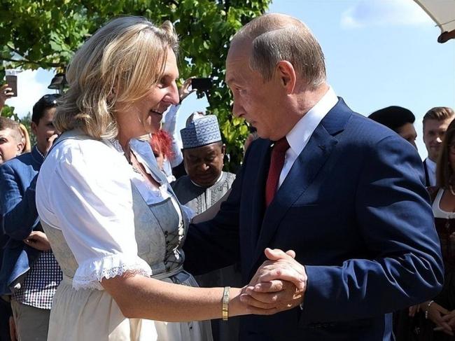 ��λ�������������վ������Ů�ⳤ�������ŷ��