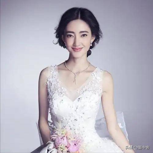 看到董卿王丽坤栽进致命大坑,女星都不找富豪了 看到董卿王丽坤栽进致命大坑,女星都不找富豪了