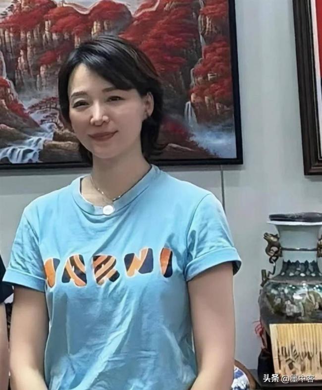 看到董卿王丽坤栽进致命大坑,女星都不找富豪了 看到董卿王丽坤栽进致命大坑,女星都不找富豪了