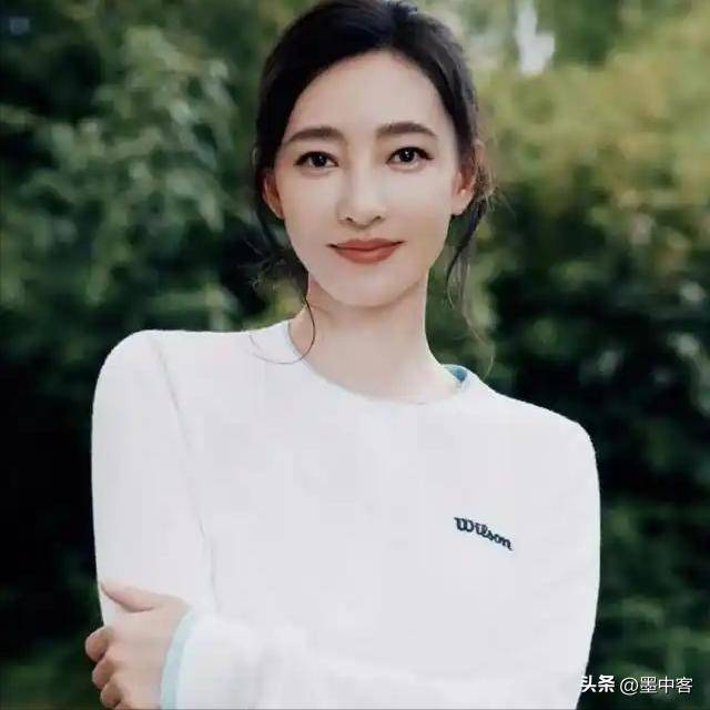 看到董卿王丽坤栽进致命大坑,女星都不找富豪了 看到董卿王丽坤栽进致命大坑,女星都不找富豪了