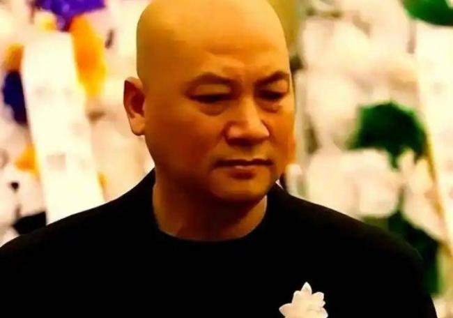 难怪遗产一分不要?迟重瑞已过上另一种人生 难怪遗产一分不要?迟重瑞已过上另一种人生