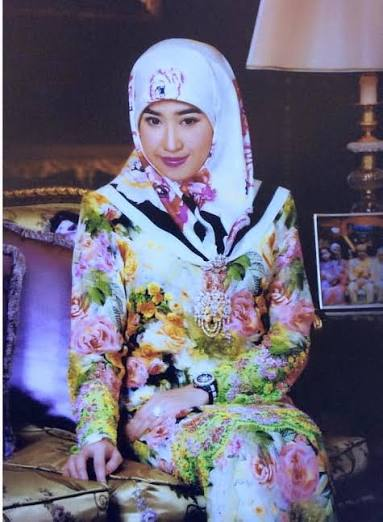33岁文莱王子妃被剥夺头衔 昔日婚礼奢华无比 33岁文莱王子妃被剥夺头衔 昔日婚礼奢华无比