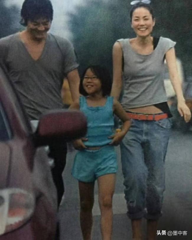 抛下谢霆锋,王菲生日去云南,和两个女儿一起 抛下谢霆锋,王菲生日去云南,和两个女儿一起