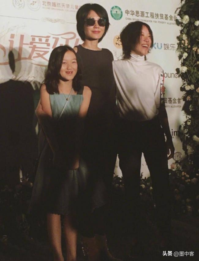 抛下谢霆锋,王菲生日去云南,和两个女儿一起 抛下谢霆锋,王菲生日去云南,和两个女儿一起