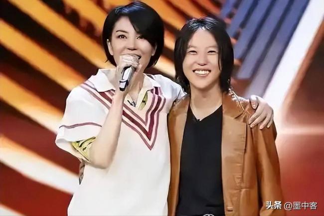 抛下谢霆锋,王菲生日去云南,和两个女儿一起 抛下谢霆锋,王菲生日去云南,和两个女儿一起