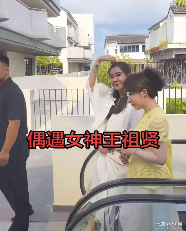 慎入:王祖贤终于摘掉了口罩和墨镜 慎入:王祖贤终于摘掉了口罩和墨镜