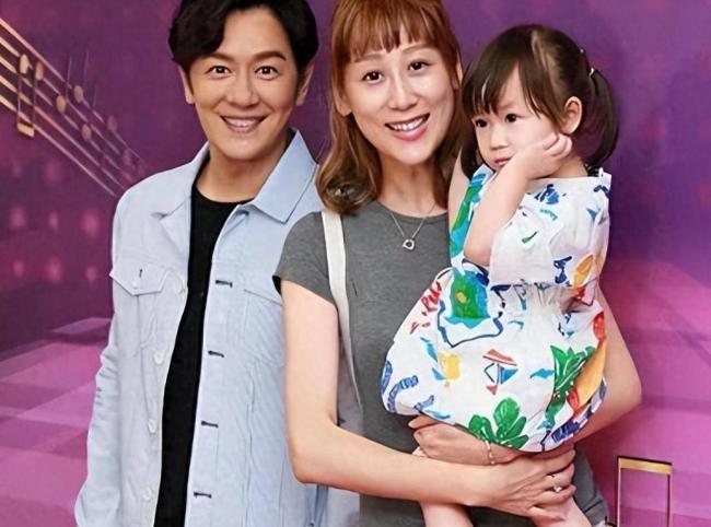 5年4胎从不坐月子 40岁的她老过56岁丈夫 5年4胎从不坐月子 40岁的她老过56岁丈夫
