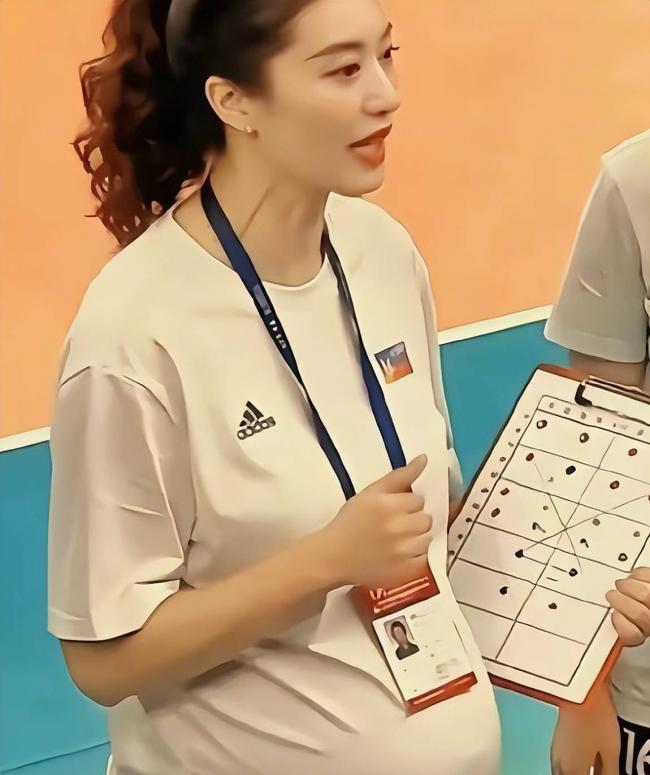 1米92的女排前国手,退役后竟“沦落”至此? 1米92的女排前国手,退役后竟“沦落”至此?