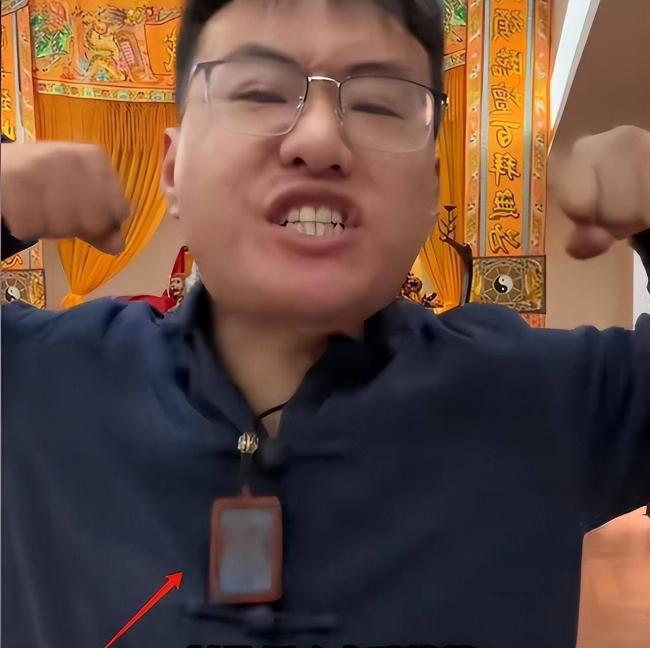 被称“全网八字最硬的男人”,如今他的面相大变 被称“全网八字最硬的男人”,如今他的面相大变