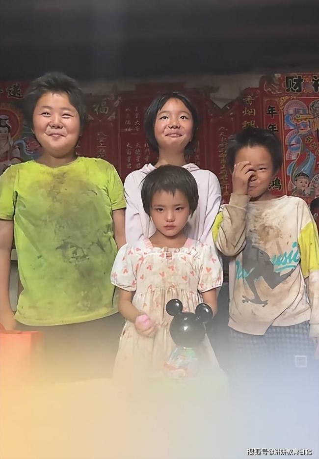 农村小学女生相貌惊艳，网友却说灾难