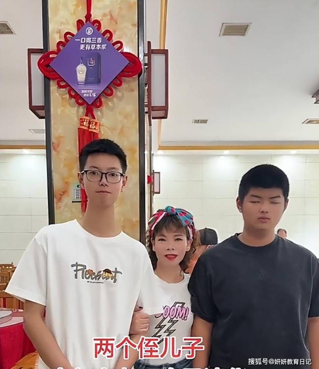 清华男孩面相火了，网友：感觉他在四维空间