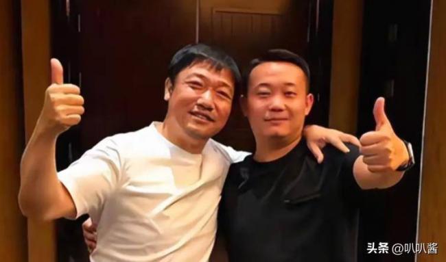 手机在桌缝里录了40分钟 他一顿饭就被卖了 手机在桌缝里录了40分钟 他一顿饭就被卖了