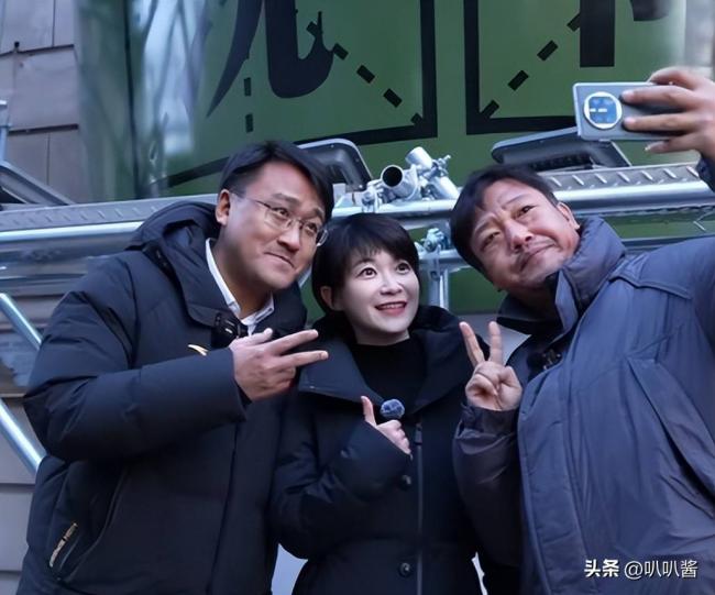 手机在桌缝里录了40分钟 他一顿饭就被卖了 手机在桌缝里录了40分钟 他一顿饭就被卖了