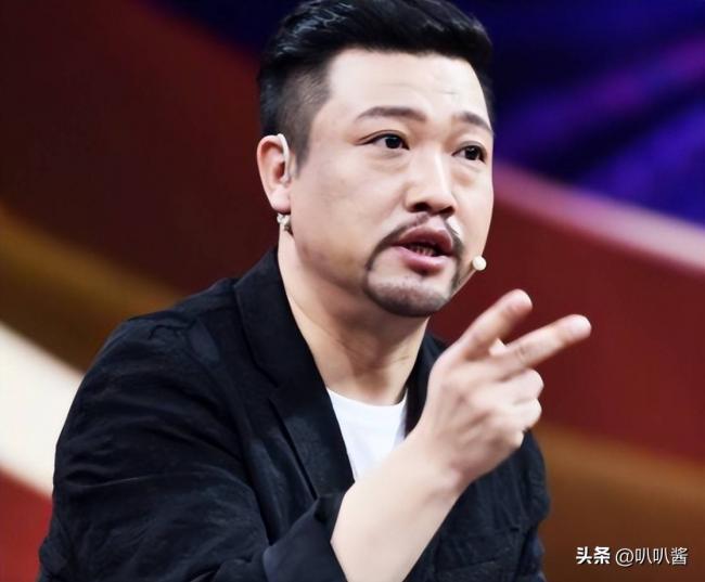 手机在桌缝里录了40分钟 他一顿饭就被卖了 手机在桌缝里录了40分钟 他一顿饭就被卖了