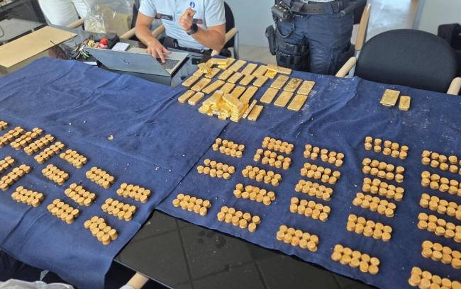 挖到千万美元黄金！50根金光闪闪 18岁学生吓呆