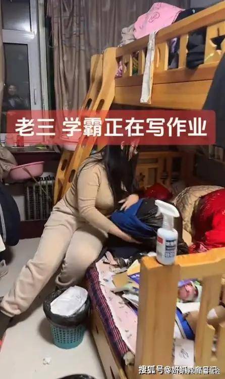 老鼠进去都得开导航 家长晒学霸娃 却被全网嘲讽