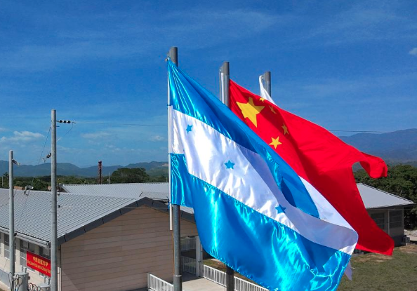 被中国逼到墙角 这国现实惨况曝光 被中国逼到墙角 这国现实惨况曝光
