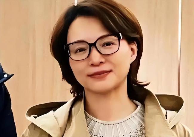 52岁董卿突然被曝猛料,终是步入刘晓庆后尘 52岁董卿突然被曝猛料,终是步入刘晓庆后尘