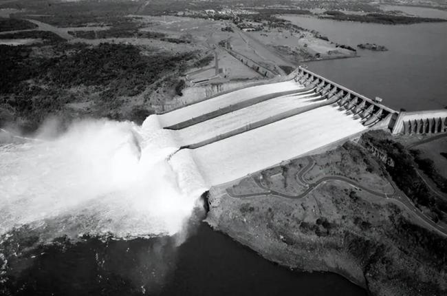 他巅峰时身家1600亿,半小时蒸发900亿 他巅峰时身家1600亿,半小时蒸发900亿