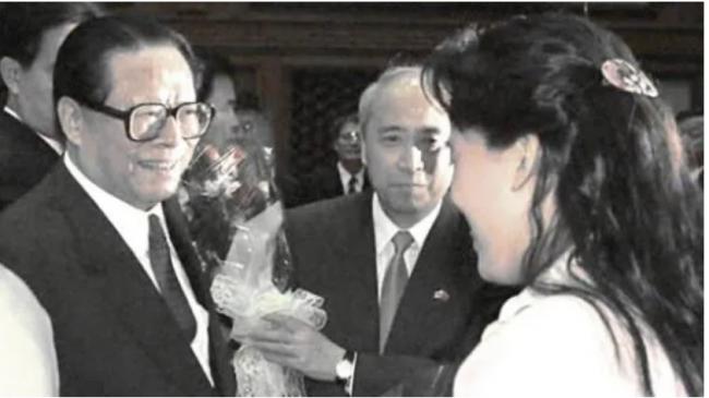 纪念江泽民却“少了她”！广州亚运一幕再被翻出