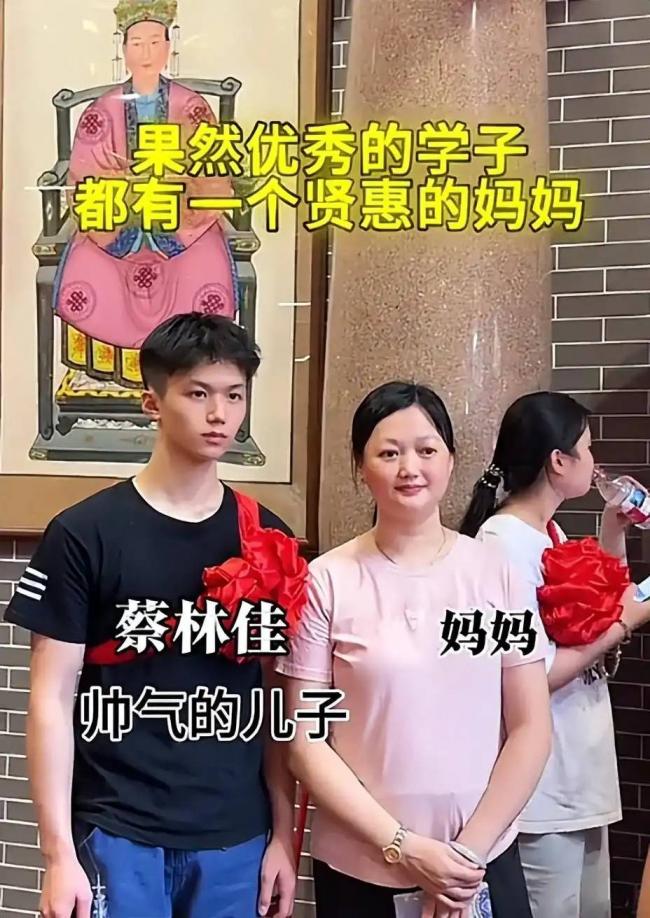 “爸爸风华绝代，妈妈一脸苦相” 这家人火了