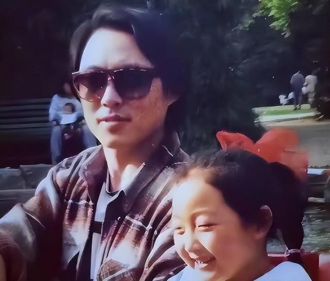 他是红楼第一美男,今62岁享受天伦,住豪宅 他是红楼第一美男,今62岁享受天伦,住豪宅