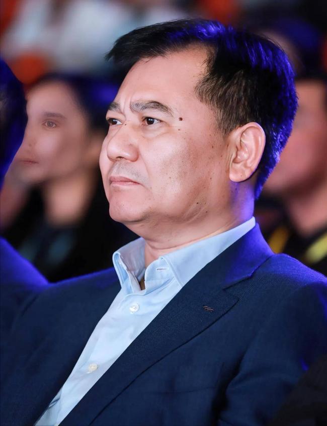 被许家印坑惨的10位大佬!第一名亏360亿遭悬赏 被许家印坑惨的10位大佬!第一名亏360亿遭悬赏