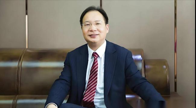 被许家印坑惨的10位大佬!第一名亏360亿遭悬赏 被许家印坑惨的10位大佬!第一名亏360亿遭悬赏
