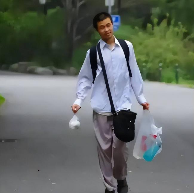 4天狂捞100万，韦东奕带货败光路人缘