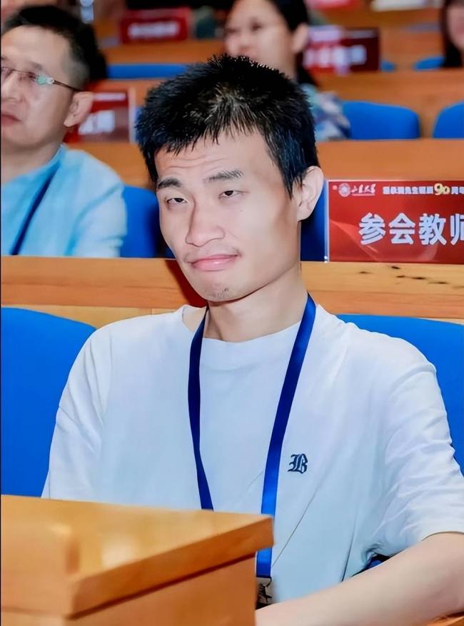4天狂捞100万，韦东奕带货败光路人缘
