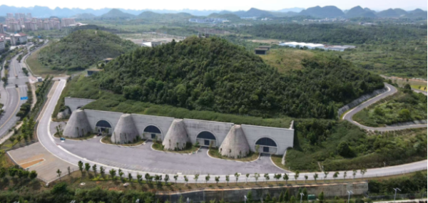 给服务器泡澡、沉海底...AI的高烧治到哪一步了
