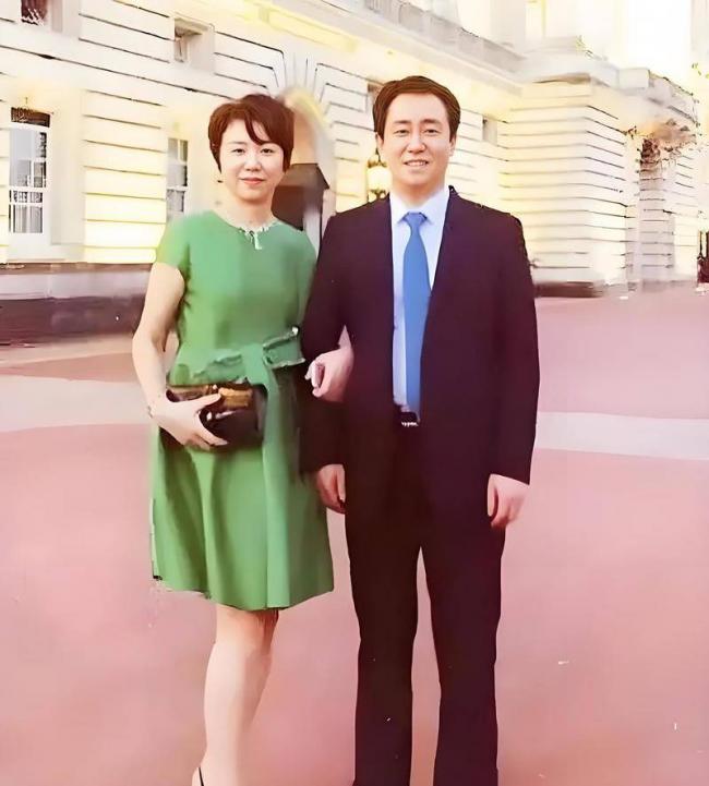 ����֮�� ����ӡ��ǣ��4Ů��