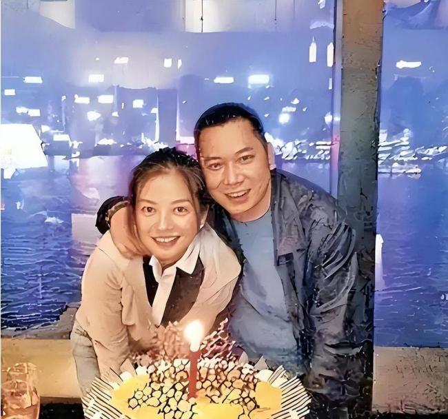 被封5年后赵薇再曝近况,瘦到脱相不敢认 被封5年后赵薇再曝近况,瘦到脱相不敢认