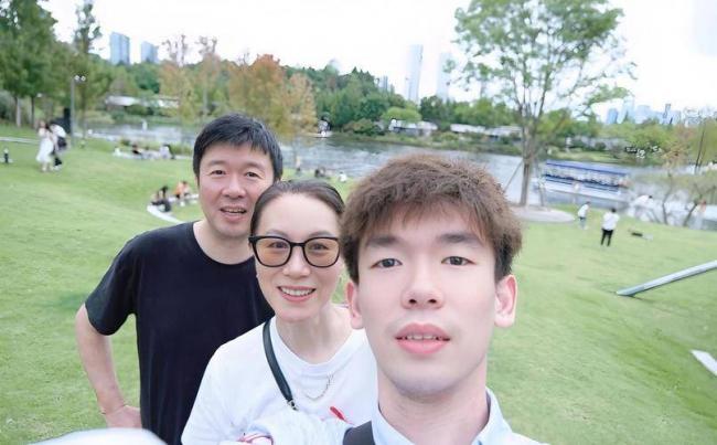 葛菲也没想到,她的儿子如今成了国家队的王牌 葛菲也没想到,她的儿子如今成了国家队的王牌